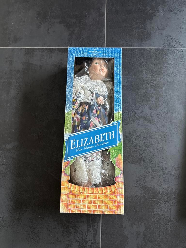 Elizabeth Fijne Bisque Porseleinen Pop - The Promenade Colle, Ophalen of Verzenden, Nieuw, Pop