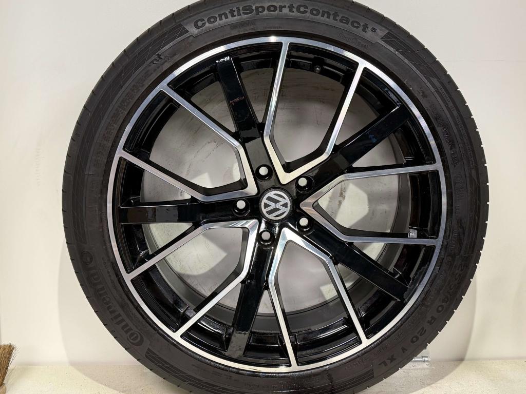 20 inch Volkswagen Transporter 255/40/20 CONTINENTAL  T5 T6, Auto-onderdelen, Banden en Velgen, 255 mm, Banden en Velgen, 20 inch