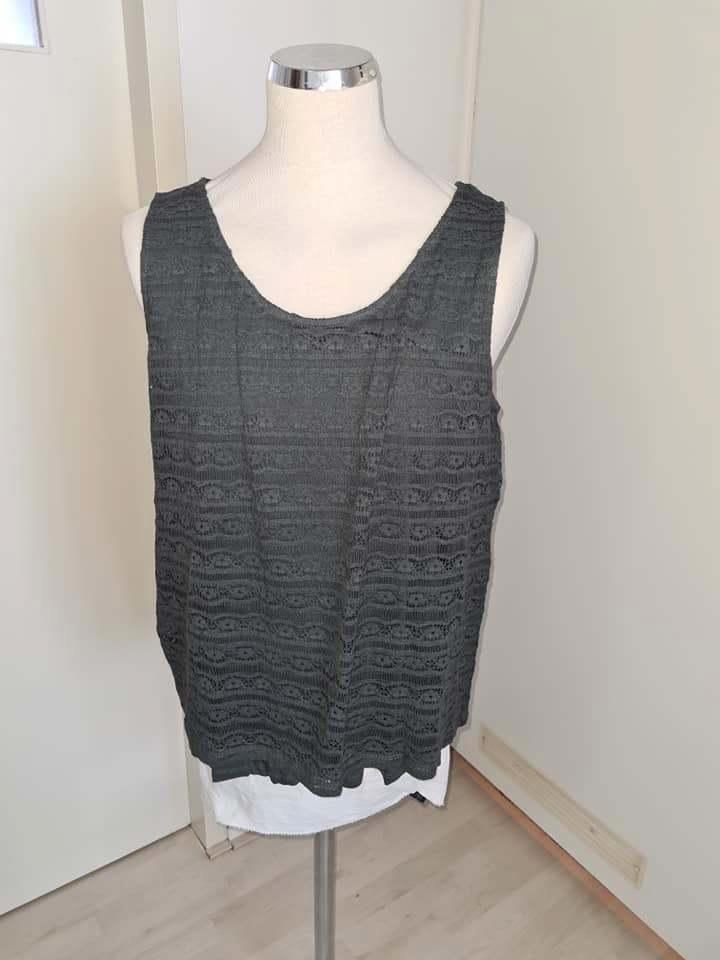 leuke top maat 44    (v24), Kleding | Dames, Tops, Zo goed als nieuw, Maat 42/44 (L), Zonder mouw, Ophalen of Verzenden