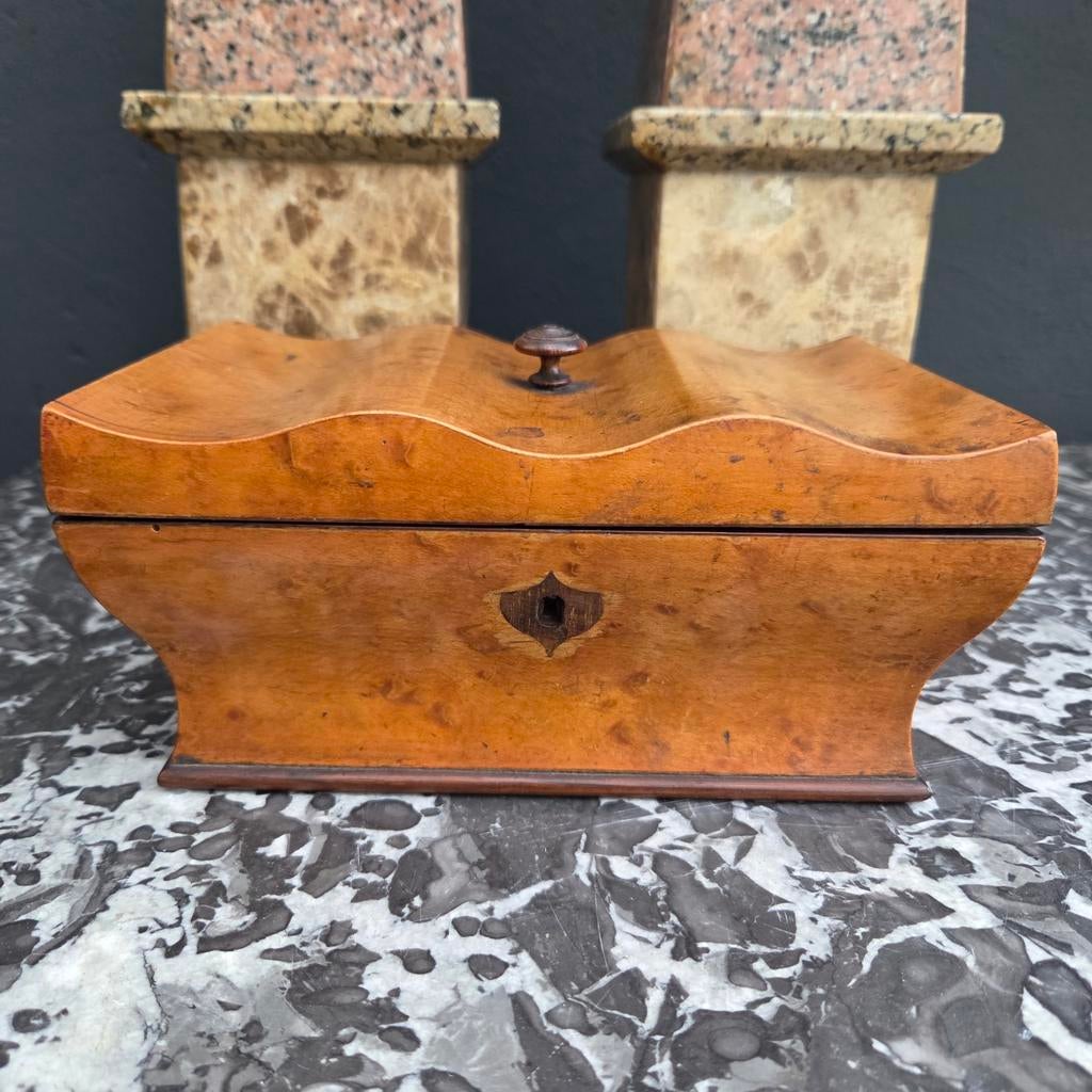 Antieke Wortelnotenhouten Sieradendoos met Spiegel, Antiek en Kunst, Ophalen of Verzenden