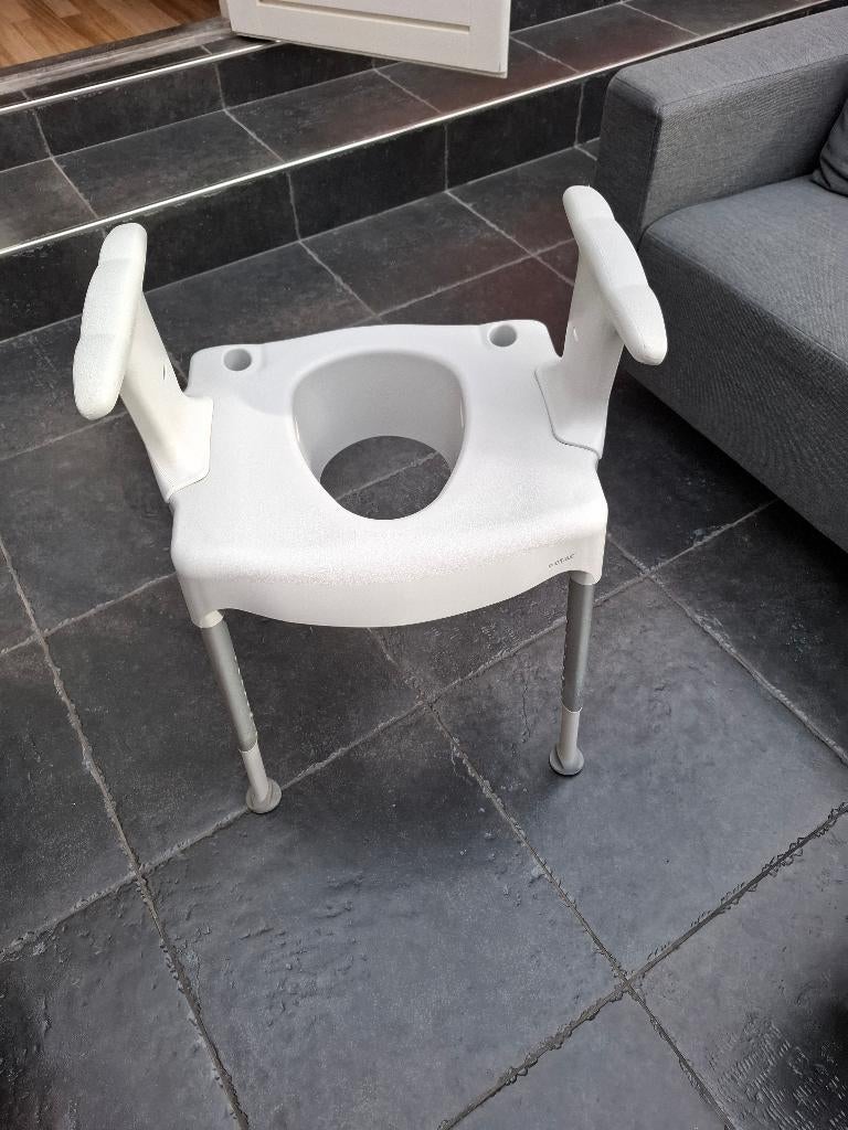 Etac Swift vrijstaande toilet stoel / verhoger, Diversen, Verpleegmiddelen, Ophalen of Verzenden, Zo goed als nieuw