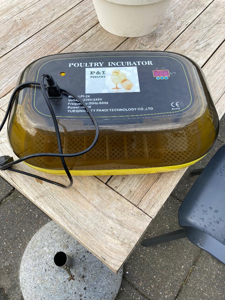 Te koop broedmachine, Ophalen, Zo goed als nieuw, Broedmachine