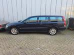 Volvo V70 2.4 140PK 2004 Blauw, Auto's, Voorwielaandrijving, 1800 kg, Blauw, Leder en Stof