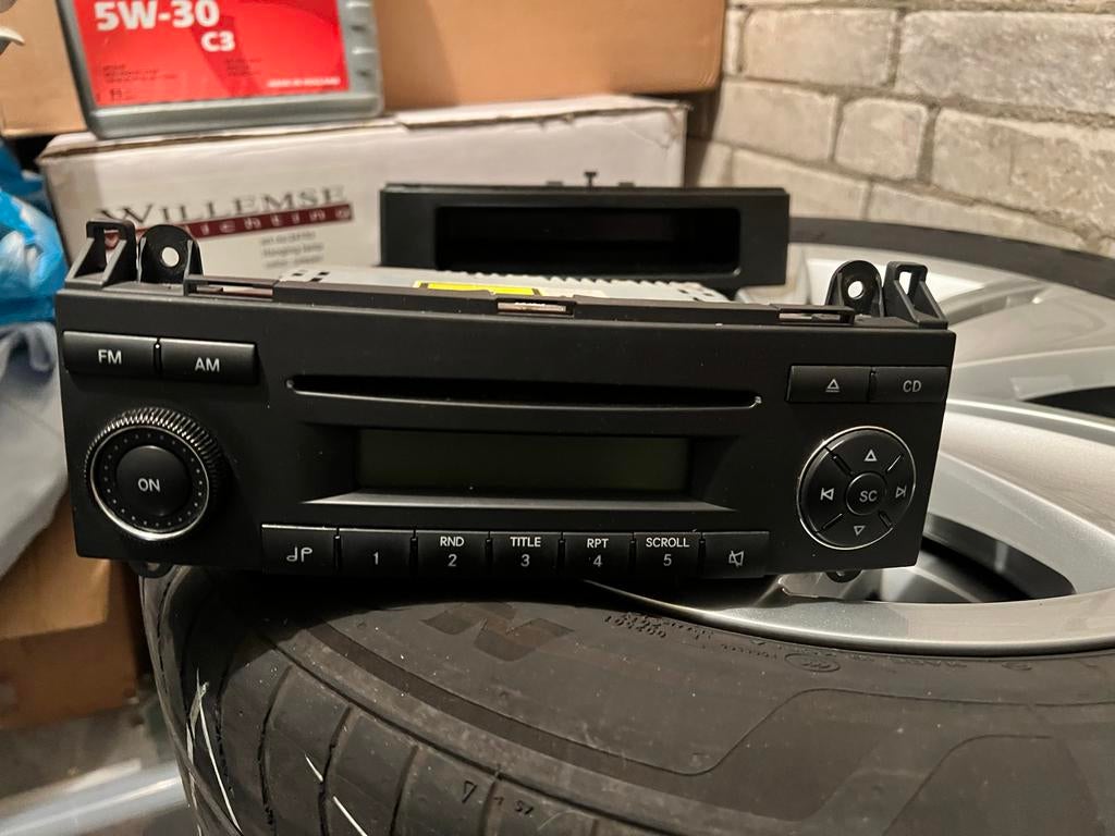 Mercedes Vito radio, Ophalen, Gebruikt