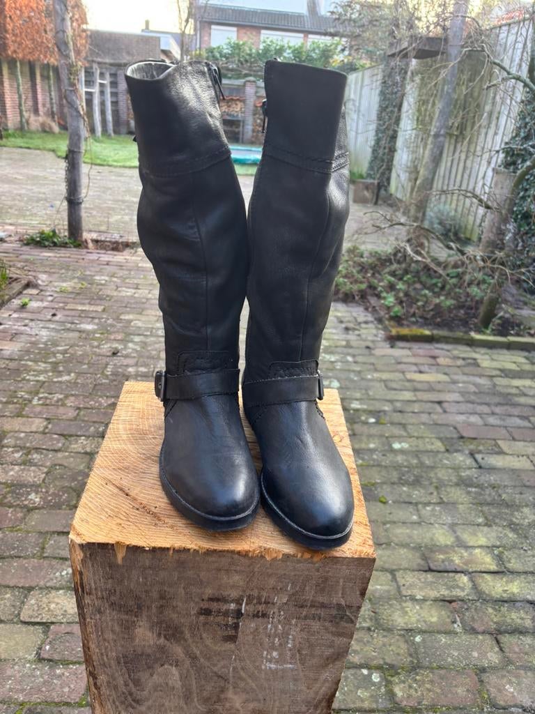 Lange, zwarte laarzen, voor smalle kuiten, maat 41., Ophalen of Verzenden, Zo goed als nieuw, Zwart, Hoge laarzen