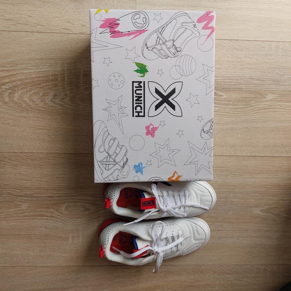 Munich jongensschoenen maat 34. Nieuw uit de doos, Kinderen en Baby's, Kinderkleding | Schoenen en Sokken, Ophalen, Nieuw, Jongen