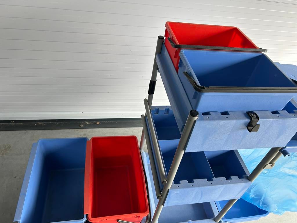 Schoonmaak werkwagens, Ophalen