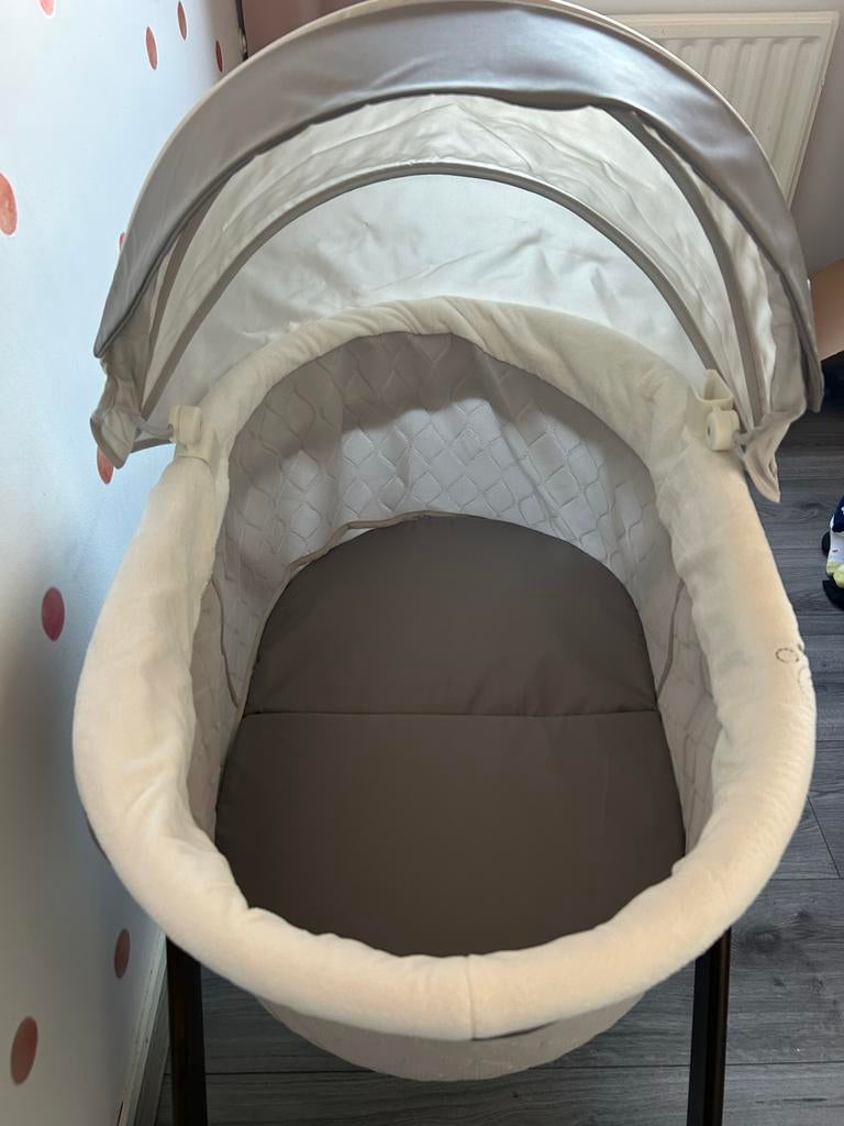 Zo goed als nieuwe wieg met schommelfunctie en inklapbaar, Kinderen en Baby's, Babywiegjes en Ledikanten, Ophalen of Verzenden