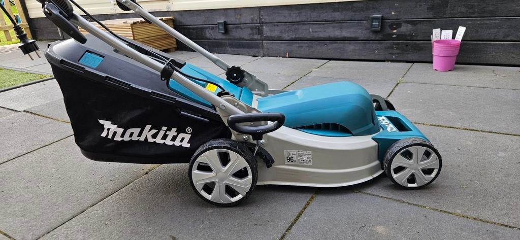 Makita ELM4121 Elektrische Grasmaaier- Z.G.A.N., Tuin en Terras, Grasmaaiers, Ophalen, Cirkelmaaier, Elektrische grasmaaier, Zo goed als nieuw