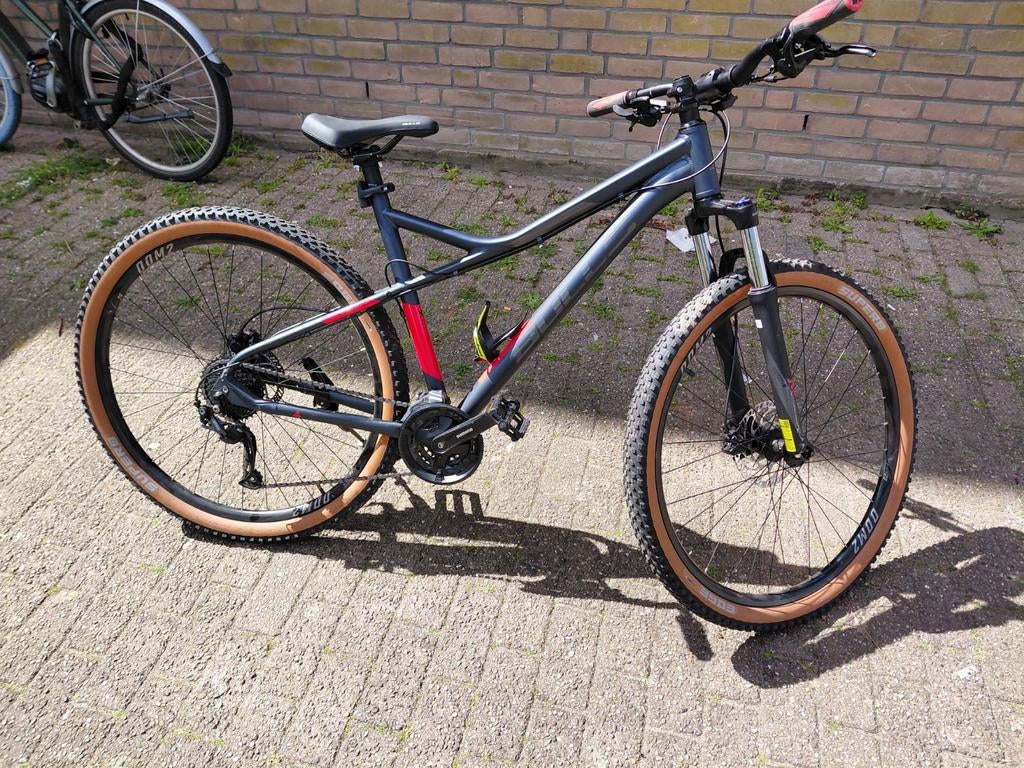 Zo goed als nieuwe mountainbike, max 10 keer gebruikt, Fietsen en Brommers, Fietsen | Mountainbikes en ATB, Hardtail, 49 tot 53 cm