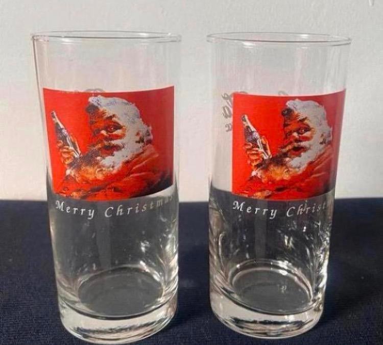 2 Coca-cola glazen Merry Christmas. Hoogte 13,5 cm., Ophalen of Verzenden, Zo goed als nieuw, Frisdrankglas