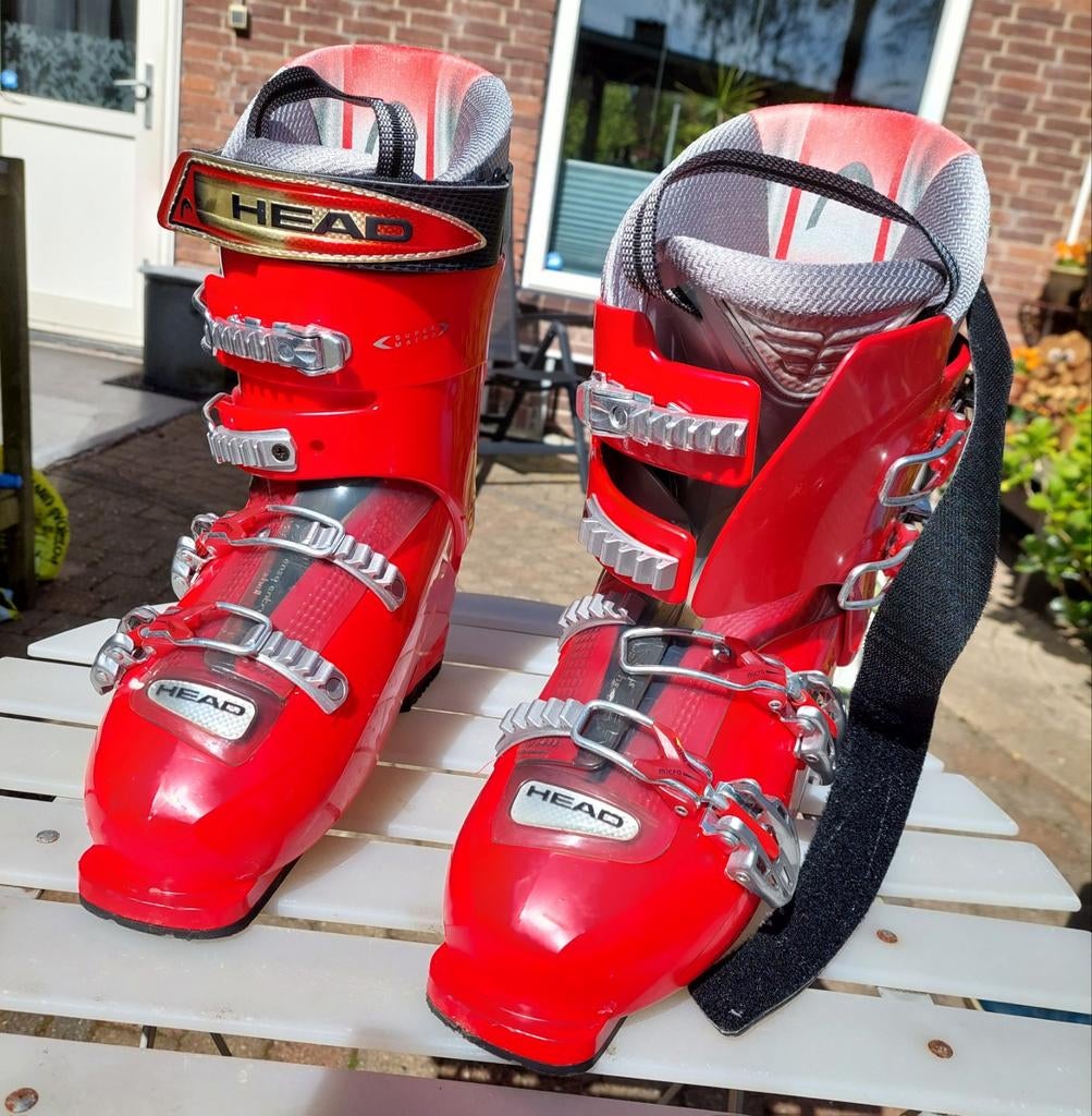 Rode skischoenen maat 42, Schoenen, Ophalen of Verzenden, Zo goed als nieuw, Skiën