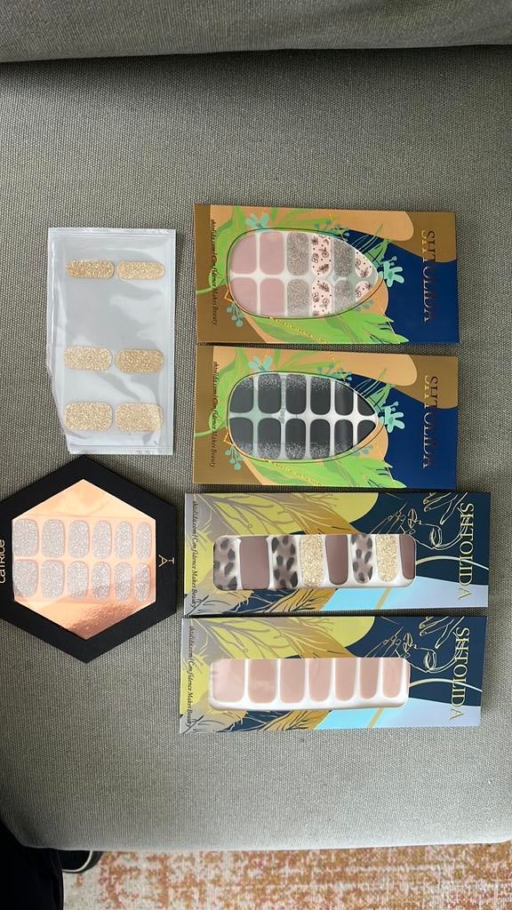 Nagel stickers 4x nieuw in verpakking, Ophalen of Verzenden, Zo goed als nieuw, Overige kleuren, Handen en Nagels