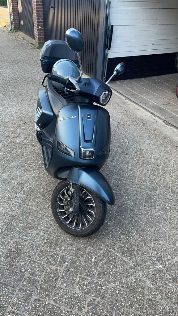 RKS Siësta scooter als nieuw!, Ophalen, Maximaal 45 km/u, Zo goed als nieuw, Benzine