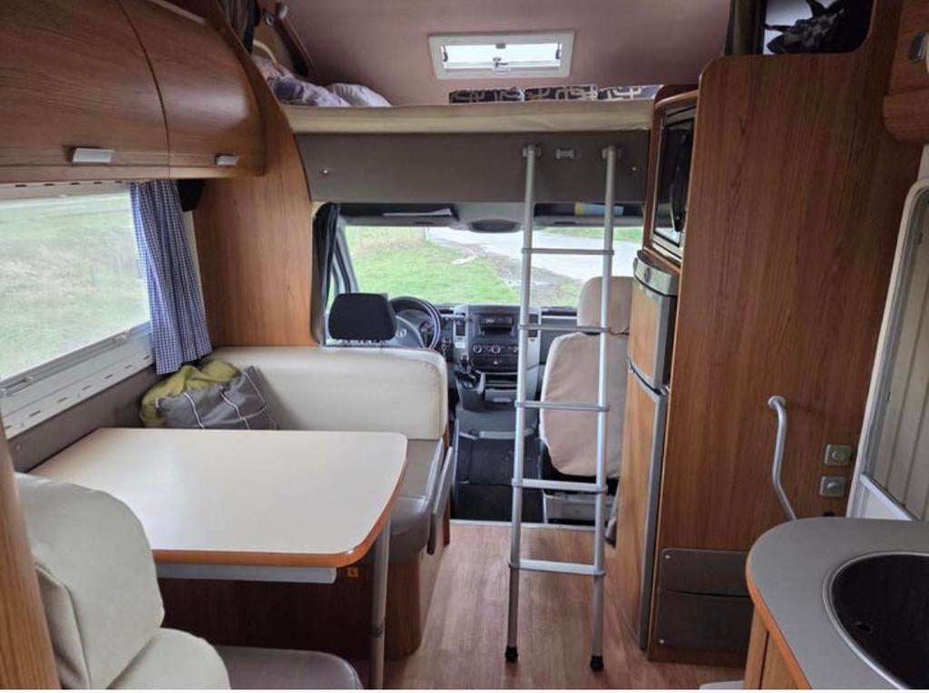 Caravans And Camping 5-6