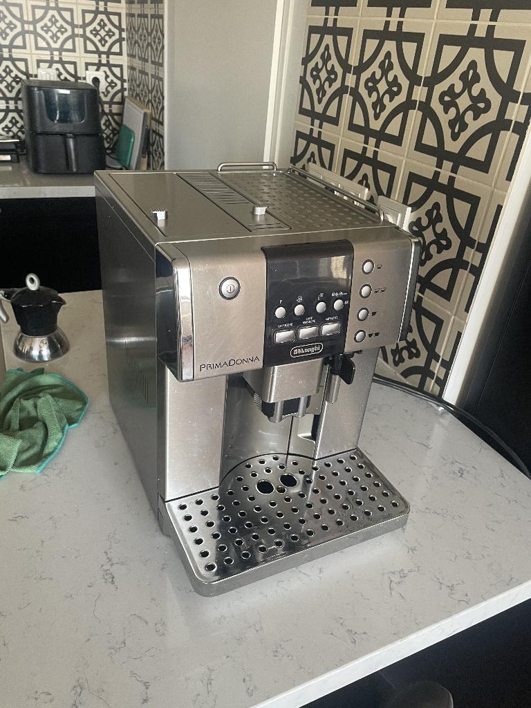 De'Longhi Primadonna Koffiezetapparaat (goede staat), Witgoed en Apparatuur, Koffiezetapparaten, Ophalen, Gebruikt, Koffiemachine