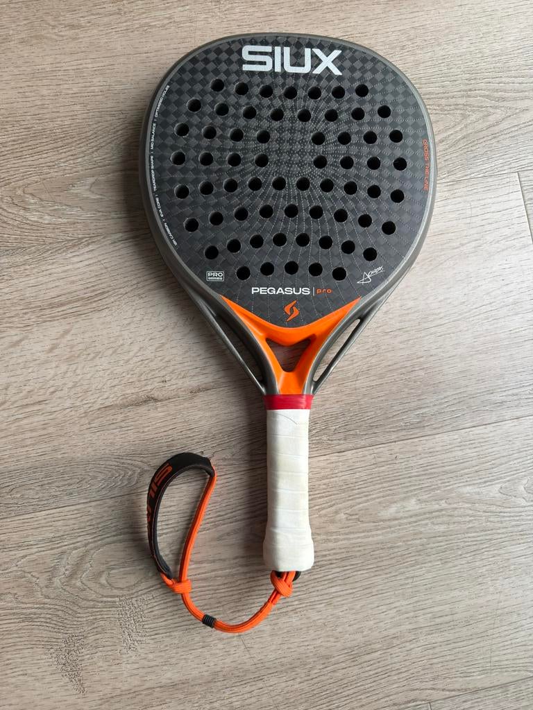 Siux pegasus pro 2026 (355 gram), Sport en Fitness, Padel, Ophalen of Verzenden, Zo goed als nieuw