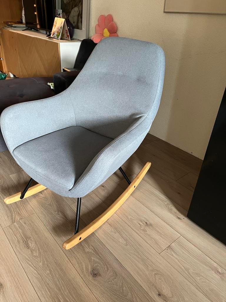 Jysk grijze schommelstoel, Ophalen, Zo goed als nieuw, Hout, Eén