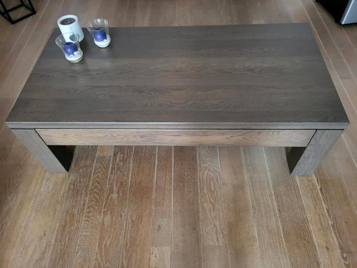 Mooie salontafel met lade - Donker eikenhout 138x68x43, Huis en Inrichting, Tafels | Salontafels, Zo goed als nieuw, Minder dan 50 cm