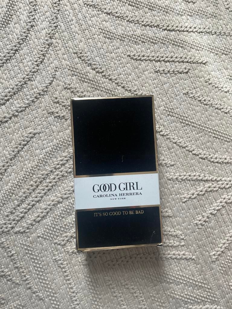 Carolina Herrera Good Girl Parfum 80ml - Nieuw in doos, Ophalen of Verzenden, Zo goed als nieuw, Zwart, Handen en Nagels