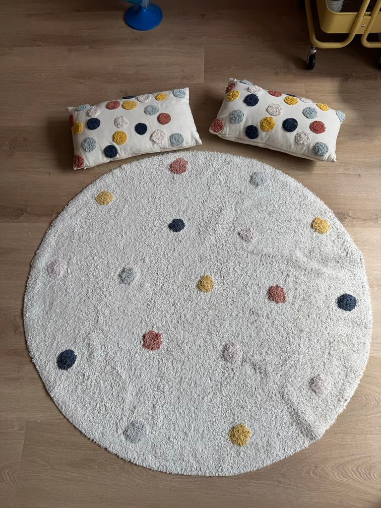 Rond HEMA vloerkleed met stippen en bijpassende kussens, 100 tot 150 cm, Wit, Rond, Ophalen of Verzenden