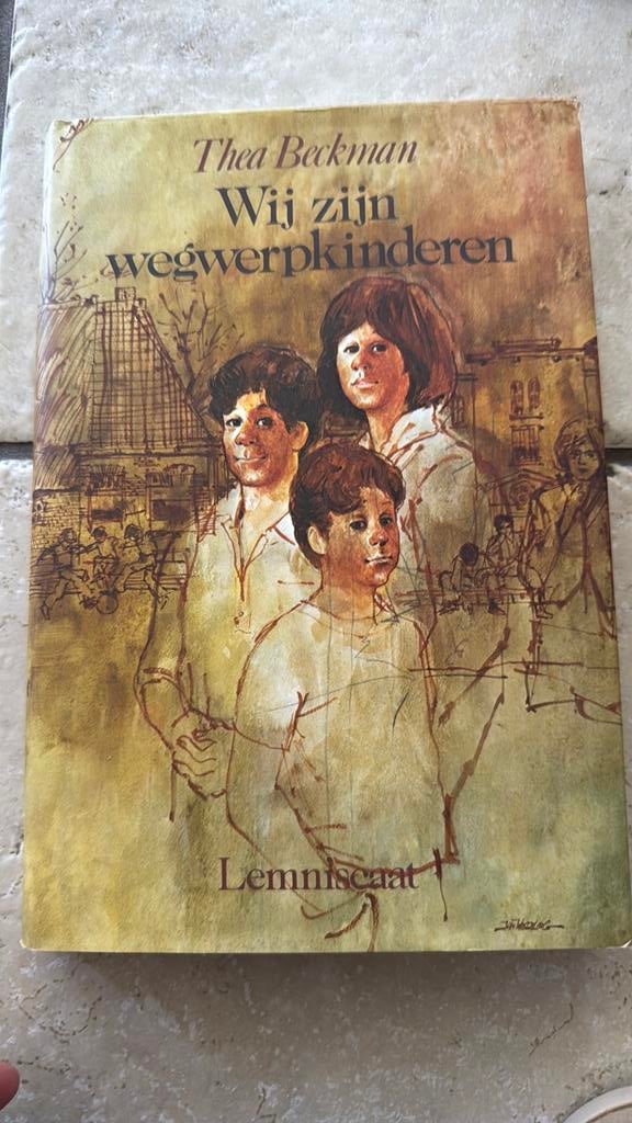 Thea Beckman - Wij zijn wegwerpkinderen, Boeken, Kinderboeken | Jeugd | 10 tot 12 jaar, Zo goed als nieuw, Ophalen of Verzenden