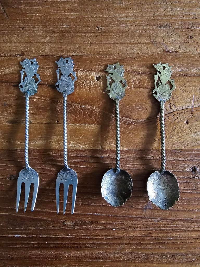Wajang 2 Vorkjes 800 zilver, 2 Lepeltjes 80 verzilverd, Antiek en Kunst, Antiek | Bestek, Ophalen of Verzenden