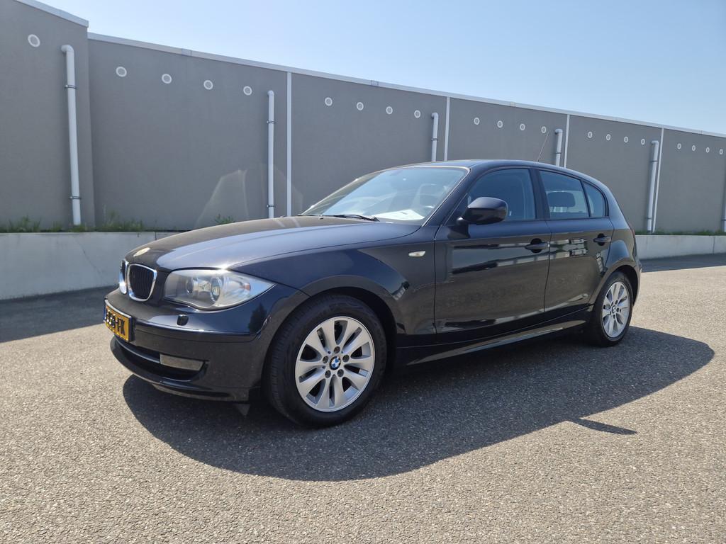 BMW 1-serie 118i EffDyn. Ed. Business Line Ultimate Edition, Auto's, BMW, 1-Serie, Euro 5, Achterwielaandrijving, Zwart