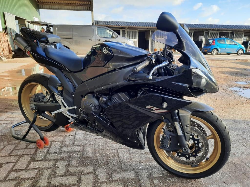 Yamaha R1, Particulier, Super Sport