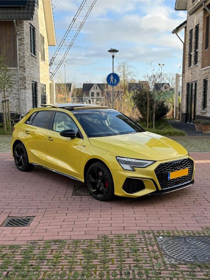 Audi S Line | unieke kleur | panorama | Alcantara, Auto's, Audi, Particulier, A3, ABS, Achteruitrijcamera, Adaptieve lichten, Adaptive Cruise Control