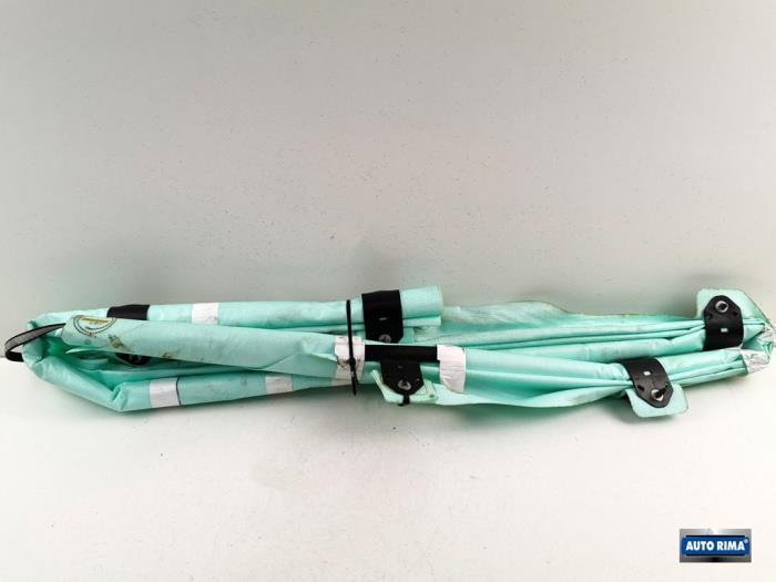 Airbag hemel rechts van een Volvo V60