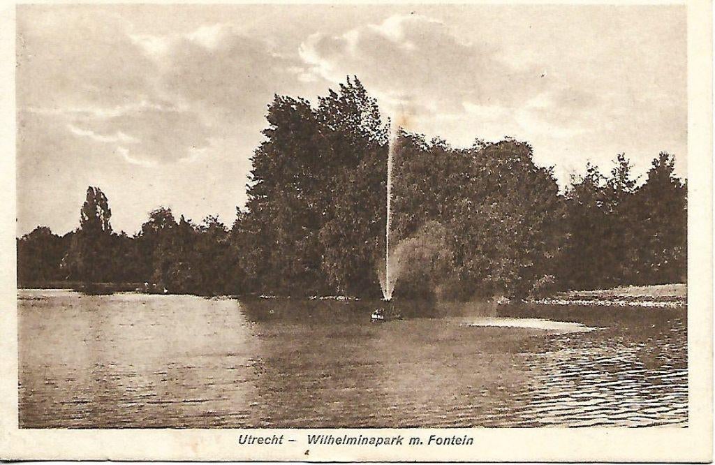 Utrecht- -Wilhelminapark met Fontein., Verzenden, 1920 tot 1940, Gelopen, Utrecht