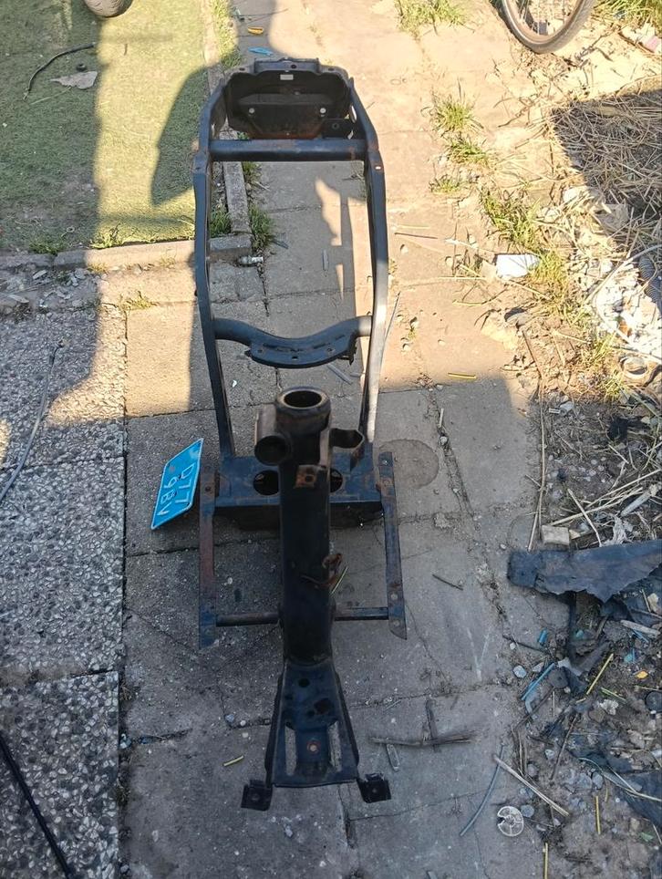 2 zip frames kijk beschrijving voor info, Fietsen en Brommers, Brommers | Overige merken, Gebruikt, Maximaal 45 km/u, Ophalen of Verzenden