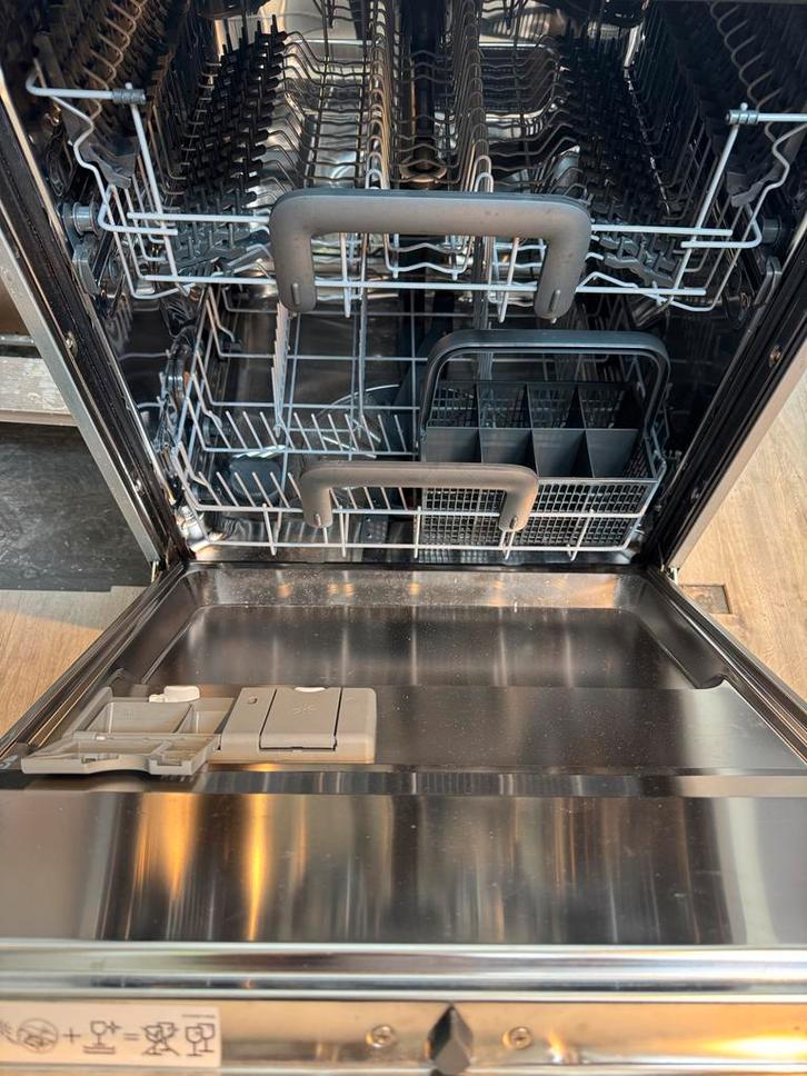 IKEA SKINANDE Inbouw Vaatwasser - Zo Goed Als Nieuw!, Witgoed en Apparatuur, Vaatwasmachines, Zo goed als nieuw, Inbouw, 85 tot 90 cm