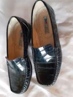 Clarus-lavorazione artigiana crocodile blue instapper mt 37, Ophalen of Verzenden, Zo goed als nieuw, Blauw, Instappers