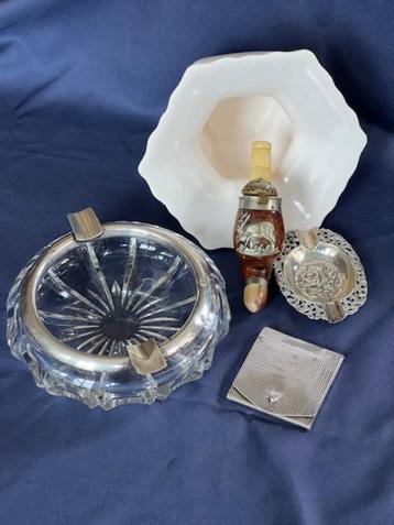 ROOKARTIKELEN; ASBAKKEN, PIJPENKOP, KWISPEDOOR ENZ. beschikbaar voor biedingen