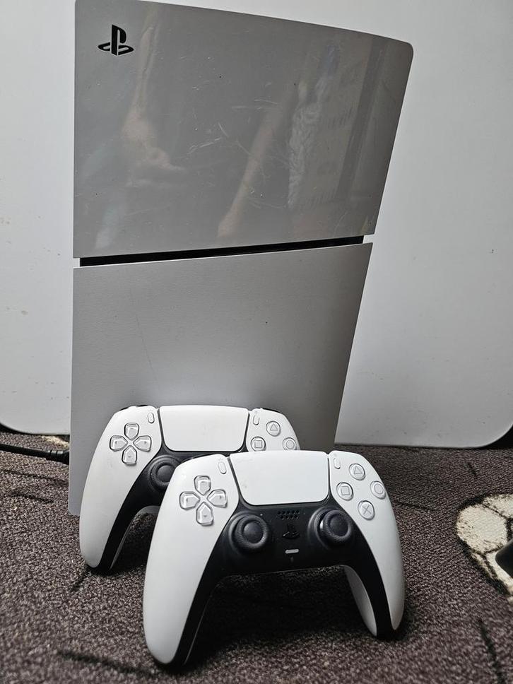 Playstation 5 digital edition + Logitech G29 stuur(ps4,5 pc), Spelcomputers en Games, Spelcomputers | Sony PlayStation 5, Zo goed als nieuw