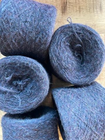 Italiaanse Wol Angora Merinowol - 500 gr beschikbaar voor biedingen
