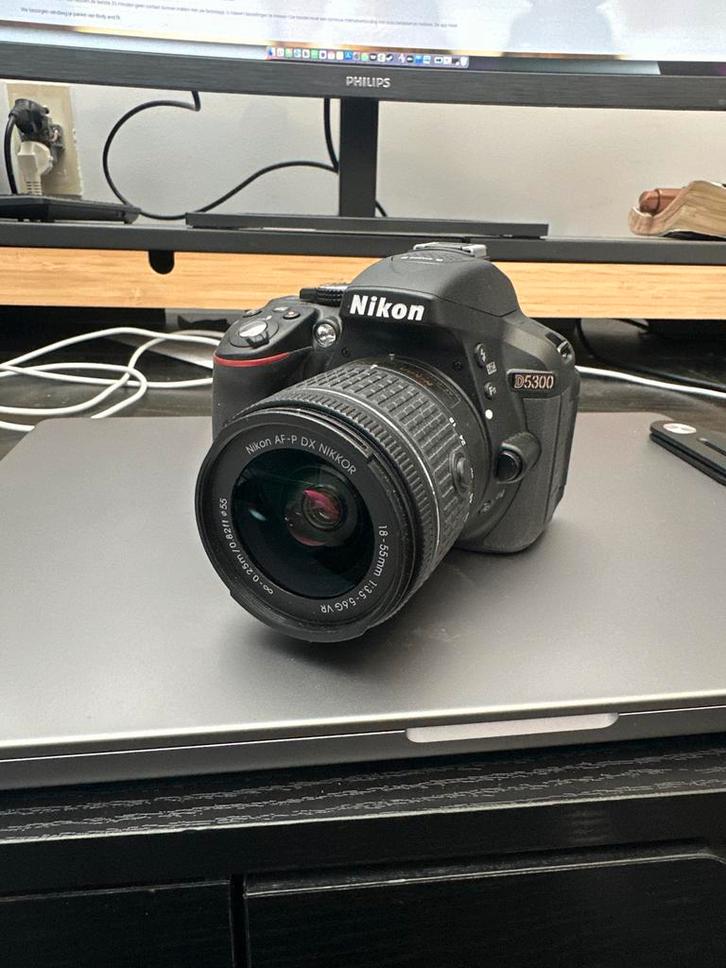 Nikon D5300 Spiegelreflexcamera inclusief camera tas, Audio, Tv en Foto, Fotocamera's Digitaal, Zo goed als nieuw, Spiegelreflex