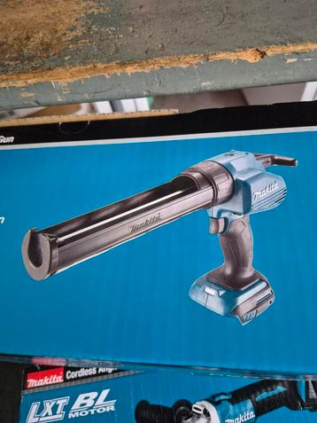 Makita kitspuit 18v nieuw  beschikbaar voor biedingen