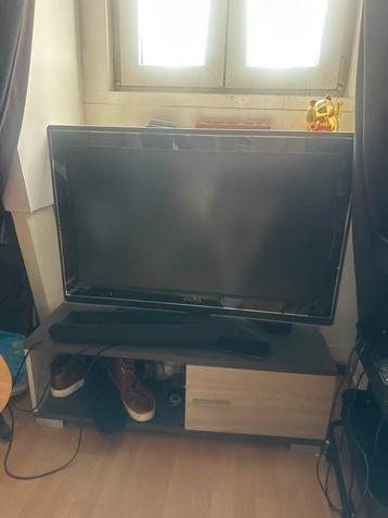 TV-Meubel (+ TV met Verlichting) beschikbaar voor biedingen
