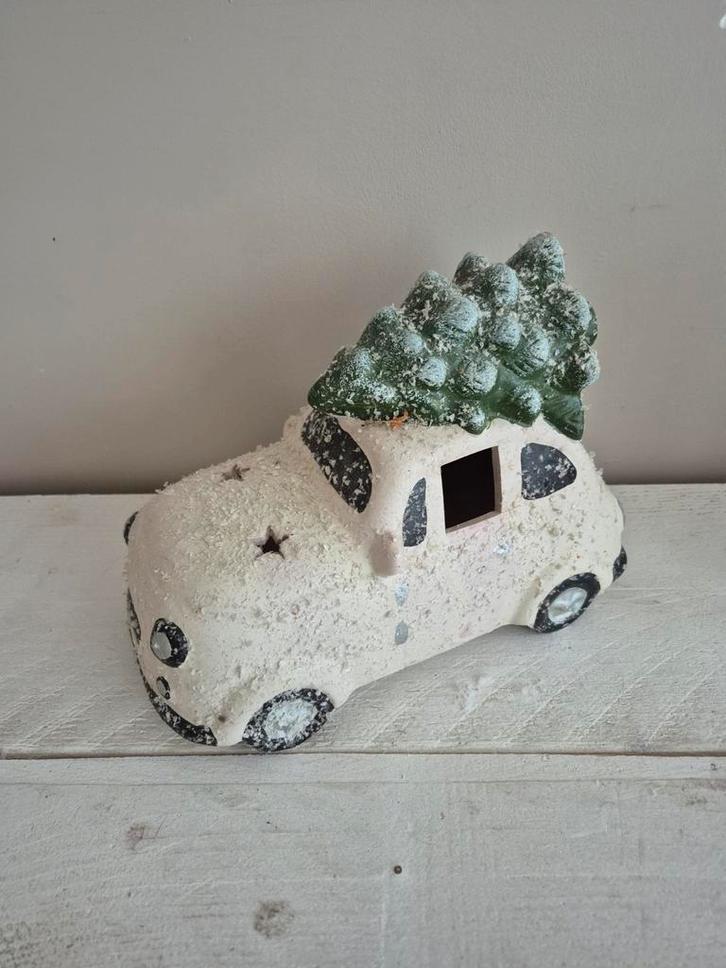 Kerstauto met boom - decoratie, Diversen, Kerst, Ophalen