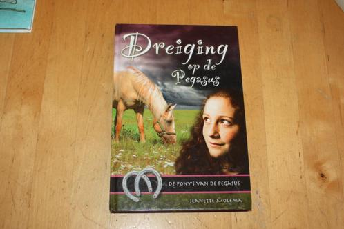 Dreiging op de Pegasus, Jeanette Molema pony's vd Pegasus 5, Boeken, Kinderboeken | Jeugd | 10 tot 12 jaar, Gelezen, Fictie, Ophalen of Verzenden
