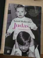 Astrid Holleeder - Judas: Een Familiekroniek, Ophalen of Verzenden, Gelezen, Astrid Holleeder, Film, Tv en Media