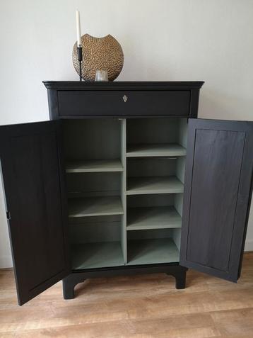 Biedermeier kast, antieke kast, meidenkast  beschikbaar voor biedingen