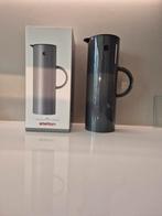 Stelton thermoskan EM77 van Erik Magnussen antraciet grijs, Huis en Inrichting, Keuken | Keukenbenodigdheden, Ophalen of Verzenden
