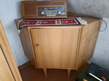 Vintage Radio Philips-Stella 324 uit de jaren zestig beschikbaar voor biedingen