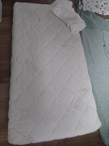 Kindermatras 60 x 120 met overtrekset onderlaken beschikbaar voor biedingen