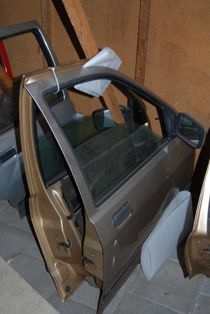 Drie Ford Sierra Mk2 sedan portieren (ook per stuk te koop), Auto-onderdelen, Carrosserie en Plaatwerk, Deur, Ford, Voor, Achter