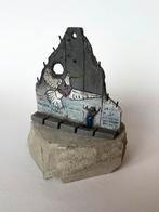 Banksy - Walled Off Hotel sculpture, Verzenden